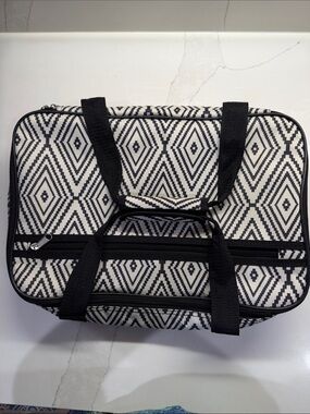 Black & White Geometric Bakeware Insulated Casserole Carrier for Hot / Cold Food
